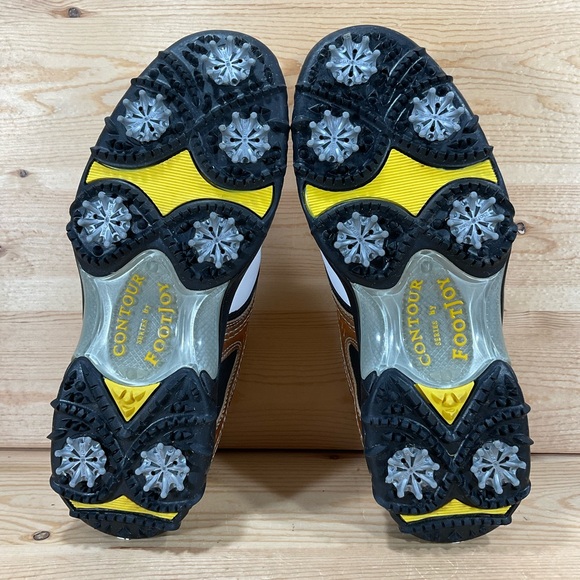 FootJoy Contour Series Saddle Golf Shoes
# 54024
Men’s 8.5 M
White Brown Black - Picture 8 of 9